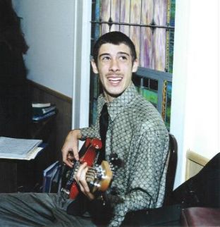 Images/bass guitar Stephen Eades.jpg